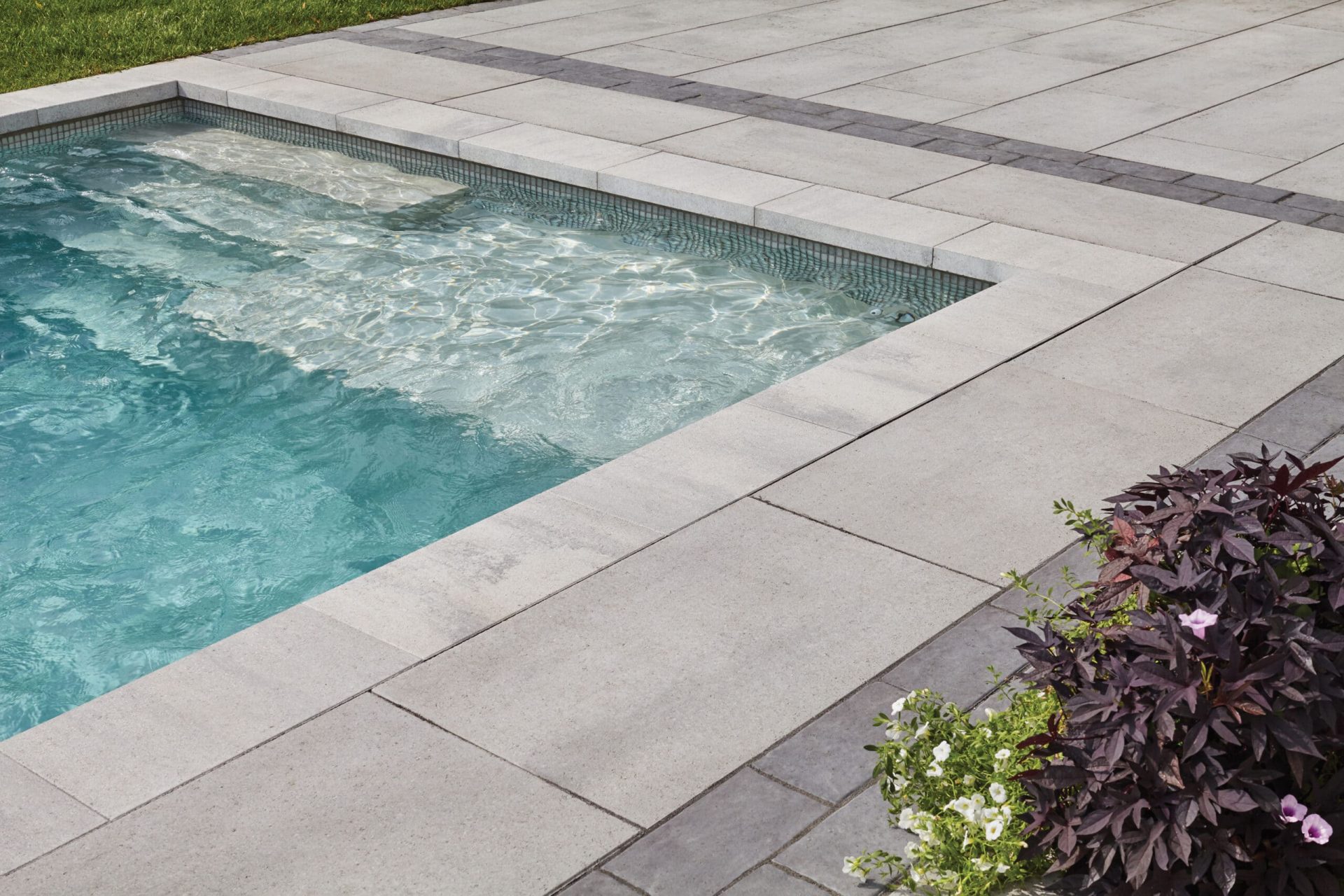  Mondrian Plus 60 Paver Small Rectangle