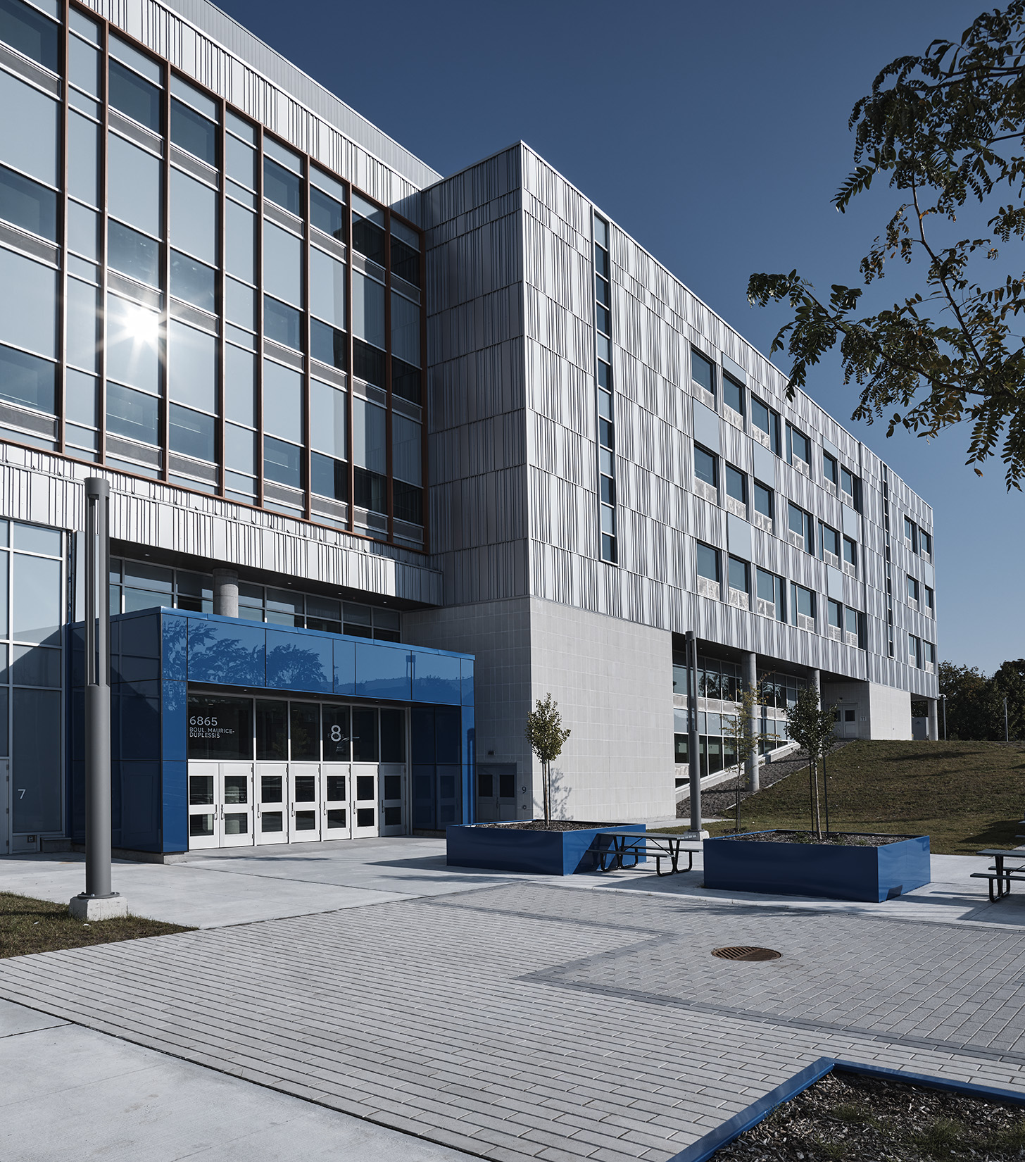 École-Pierre Dominion + Boulevard