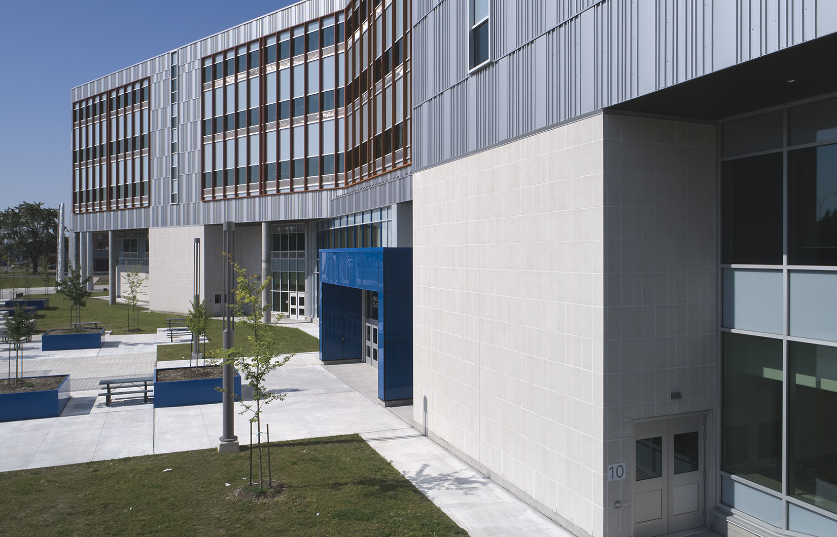 École – Pierre Dominion et Pavé Boulevard