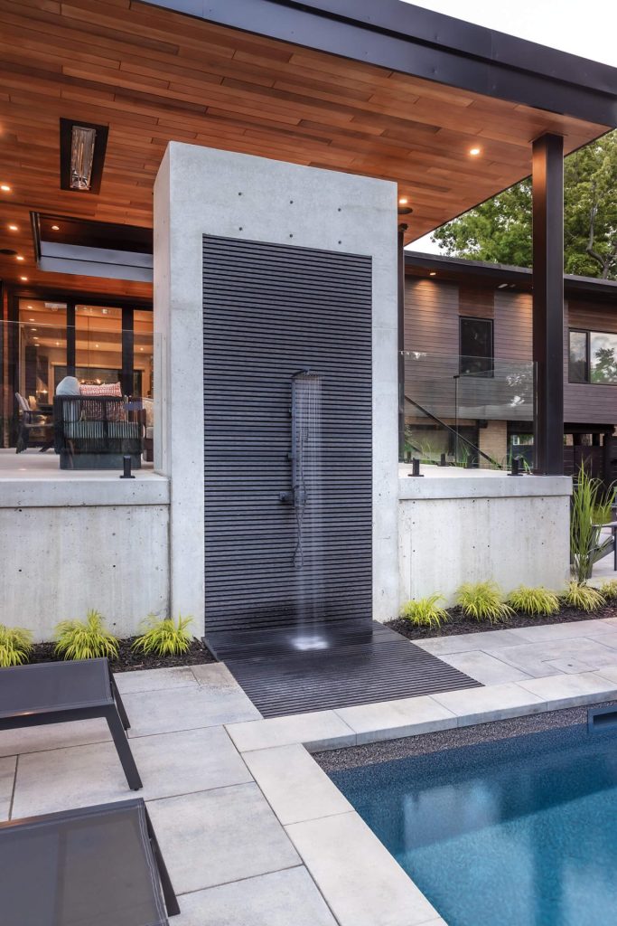 Aménagement extérieur moderne et chaleureux : quand votre cour arrière devient votre espace de vie