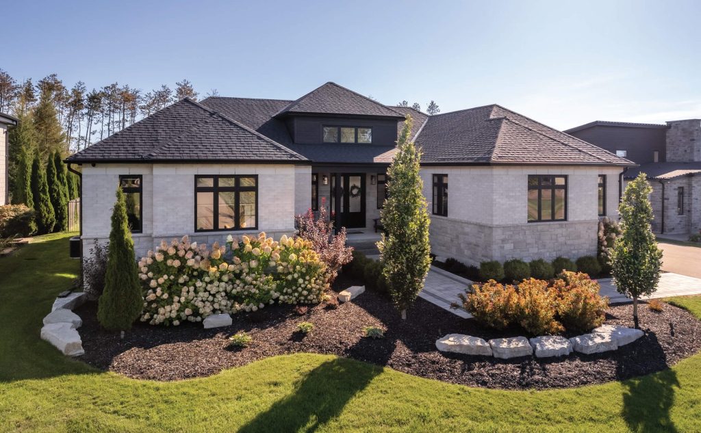 When Stone Guides the Eye: A Contemporary Facade in Perfect Balance