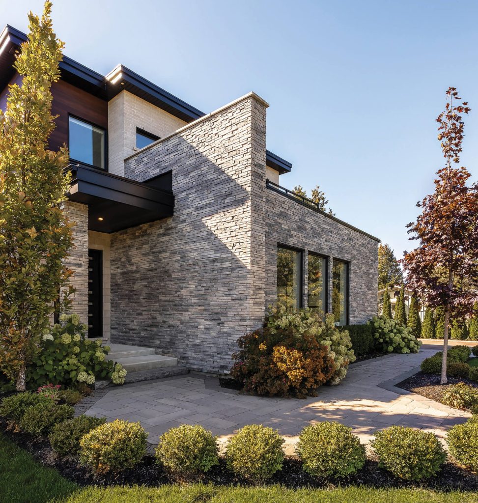 A Textured Facade: Stone, Brick and Vegetation in a Three-Dimensional Composition