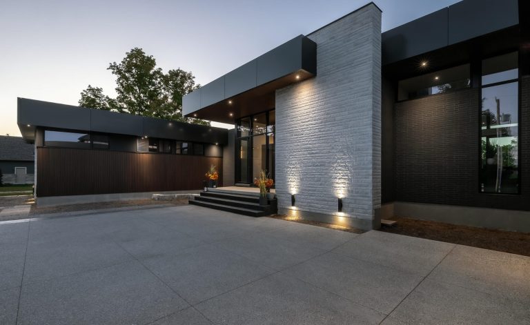 Masonry and Landscape Design: Creating a Dialogue Between the Residence and Outdoor Spaces