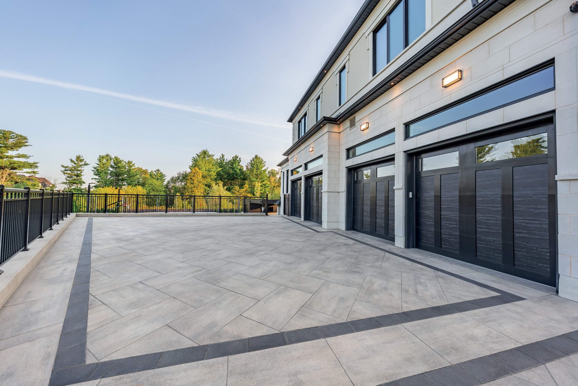 Garage entry – Méga Melville Paver